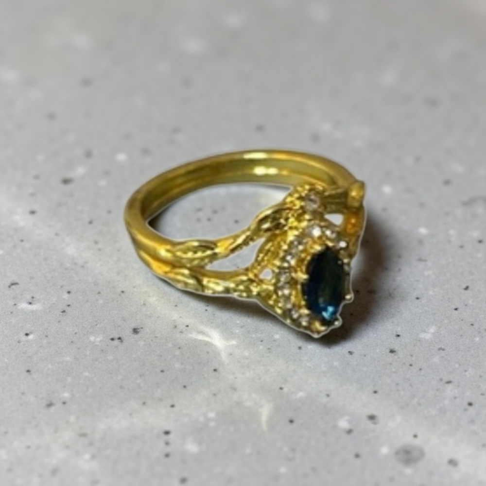 NWT Elegant Gold‎ and Blue Gemstone Ring Set 8